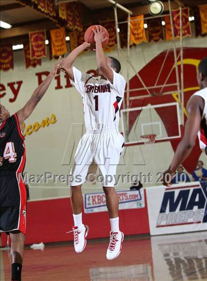Thumbnail 3 in Taft vs. Centennial (MaxPreps Holiday Classic) photogallery.