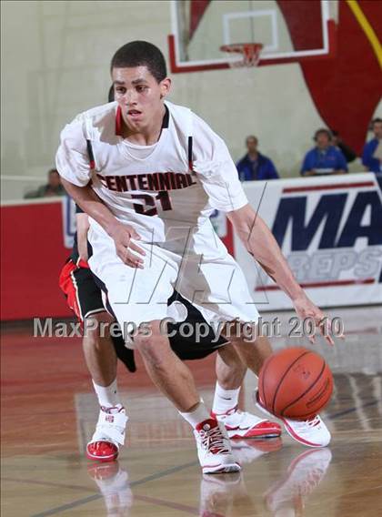 Thumbnail 1 in Taft vs. Centennial (MaxPreps Holiday Classic) photogallery.