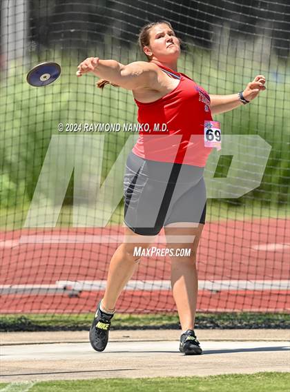 Thumbnail 3 in IHSAA Finals (Discus)  photogallery.