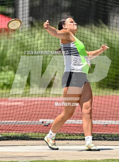Thumbnail 1 in IHSAA Finals (Discus)  photogallery.