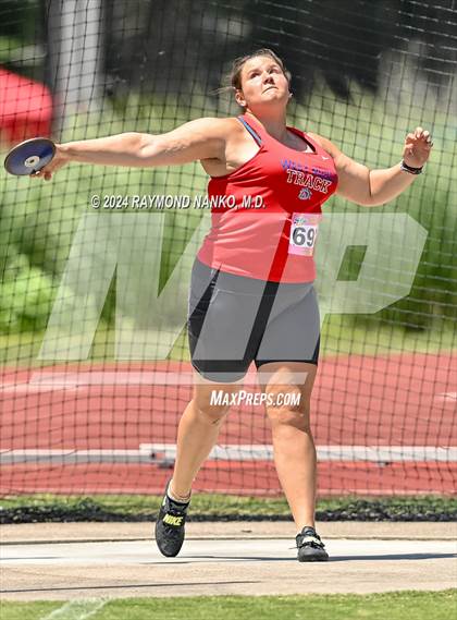 Thumbnail 1 in IHSAA Finals (Discus)  photogallery.