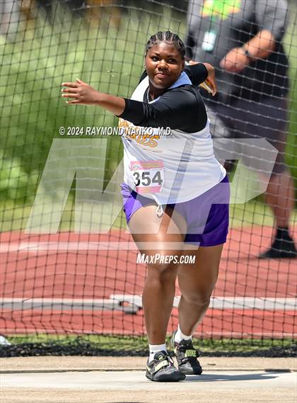 Thumbnail 1 in IHSAA Finals (Discus)  photogallery.