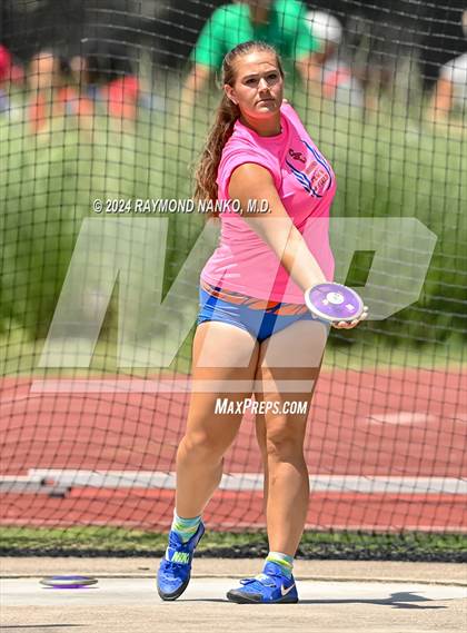 Thumbnail 1 in IHSAA Finals (Discus)  photogallery.