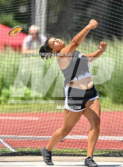 Thumbnail 1 in IHSAA Finals (Discus)  photogallery.