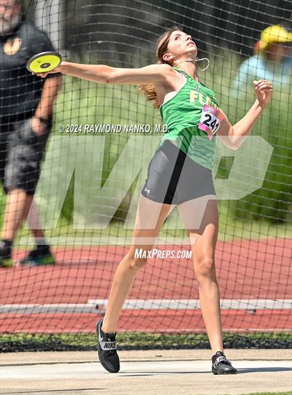 Thumbnail 3 in IHSAA Finals (Discus)  photogallery.