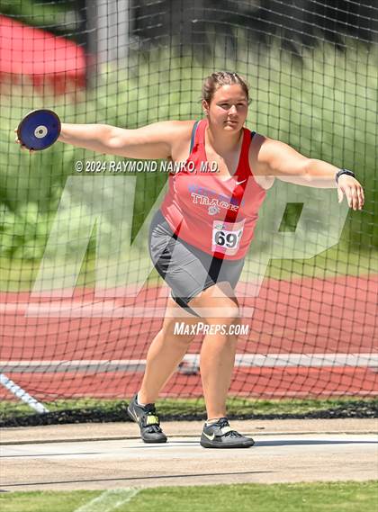Thumbnail 1 in IHSAA Finals (Discus)  photogallery.