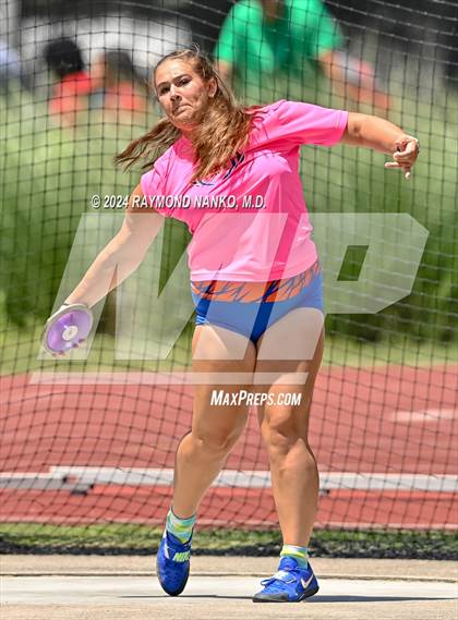 Thumbnail 1 in IHSAA Finals (Discus)  photogallery.