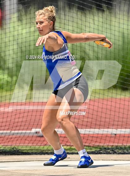 Thumbnail 1 in IHSAA Finals (Discus)  photogallery.