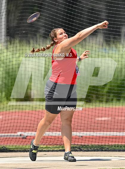 Thumbnail 1 in IHSAA Finals (Discus)  photogallery.