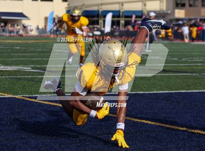 Thumbnail 3 in Bishop Gorman vs St. Thomas Aquinas (Broward County Showcase)  photogallery.