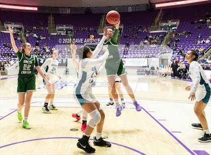 Thumbnail 2 in Green Canyon vs. Juan Diego Catholic (UHSAA 4A Quarterfinal) photogallery.