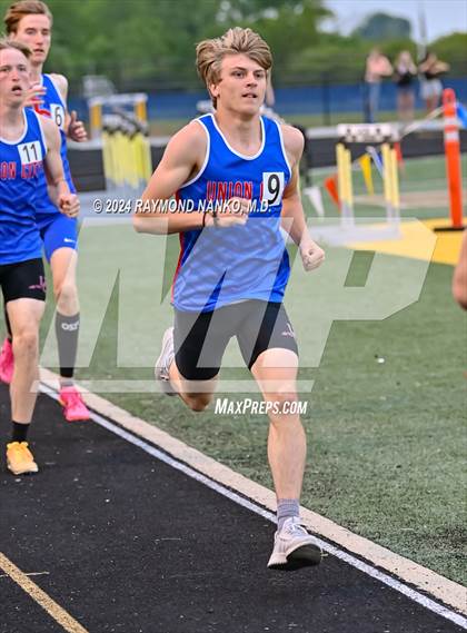 Thumbnail 1 in IHSAA Delta Sectionals (800 Meter)  photogallery.