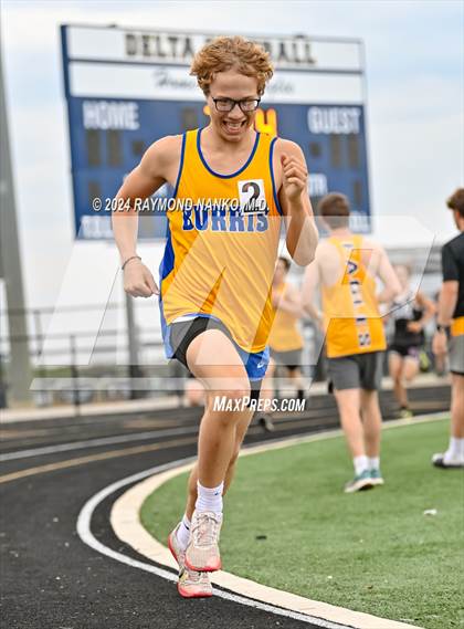 Thumbnail 2 in IHSAA Delta Sectionals (800 Meter)  photogallery.