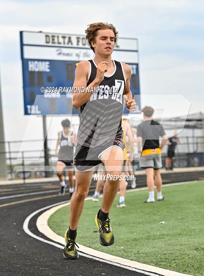 Thumbnail 2 in IHSAA Delta Sectionals (800 Meter)  photogallery.