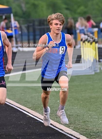 Thumbnail 1 in IHSAA Delta Sectionals (800 Meter)  photogallery.