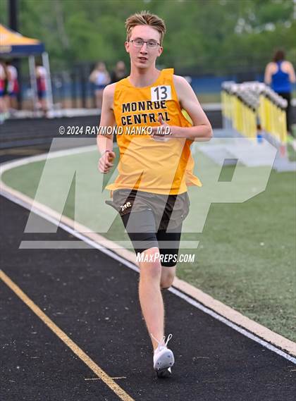 Thumbnail 2 in IHSAA Delta Sectionals (800 Meter)  photogallery.