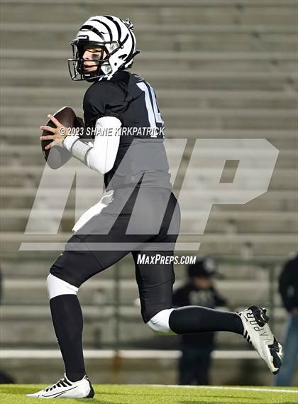 Thumbnail 2 in Pottsboro vs Grandview (3A-1 Region II Area Round) photogallery.