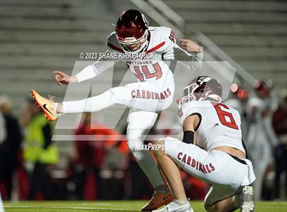 Thumbnail 2 in Pottsboro vs Grandview (3A-1 Region II Area Round) photogallery.