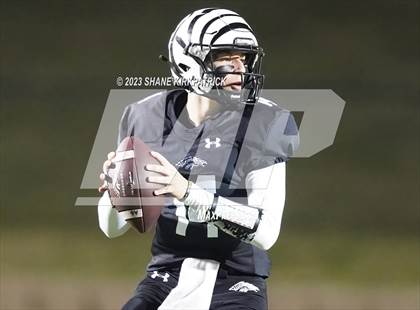 Thumbnail 2 in Pottsboro vs Grandview (3A-1 Region II Area Round) photogallery.