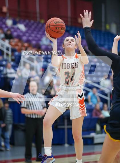 Thumbnail 3 in Mt. Blue vs. Gardiner (Capital City Hoops Classic) photogallery.