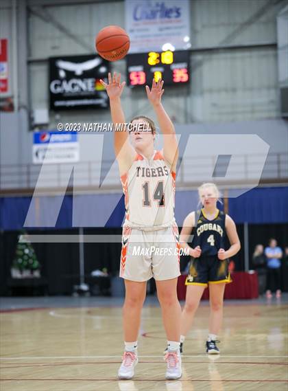 Thumbnail 3 in Mt. Blue vs. Gardiner (Capital City Hoops Classic) photogallery.
