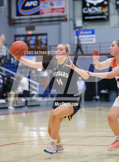 Thumbnail 2 in Mt. Blue vs. Gardiner (Capital City Hoops Classic) photogallery.