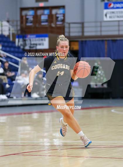 Thumbnail 3 in Mt. Blue vs. Gardiner (Capital City Hoops Classic) photogallery.