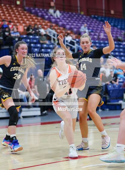 Thumbnail 3 in Mt. Blue vs. Gardiner (Capital City Hoops Classic) photogallery.