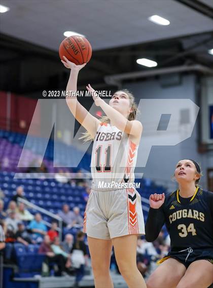 Thumbnail 3 in Mt. Blue vs. Gardiner (Capital City Hoops Classic) photogallery.