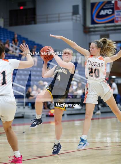 Thumbnail 2 in Mt. Blue vs. Gardiner (Capital City Hoops Classic) photogallery.
