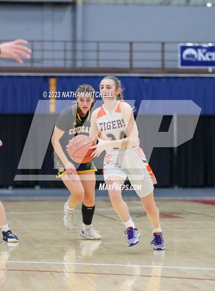 Thumbnail 2 in Mt. Blue vs. Gardiner (Capital City Hoops Classic) photogallery.