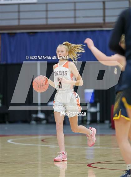 Thumbnail 2 in Mt. Blue vs. Gardiner (Capital City Hoops Classic) photogallery.