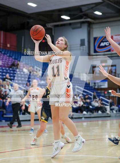 Thumbnail 2 in Mt. Blue vs. Gardiner (Capital City Hoops Classic) photogallery.