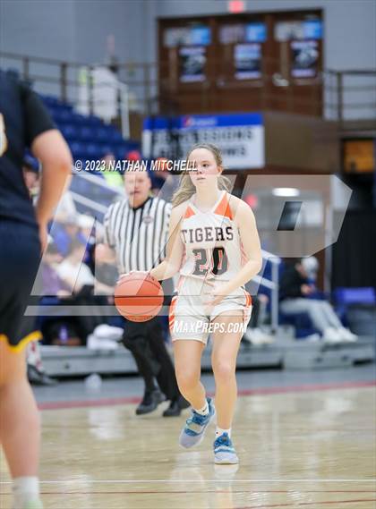 Thumbnail 2 in Mt. Blue vs. Gardiner (Capital City Hoops Classic) photogallery.