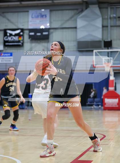 Thumbnail 3 in Mt. Blue vs. Gardiner (Capital City Hoops Classic) photogallery.