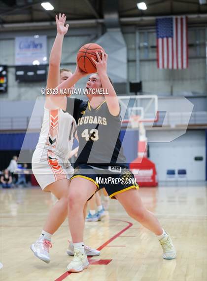 Thumbnail 3 in Mt. Blue vs. Gardiner (Capital City Hoops Classic) photogallery.