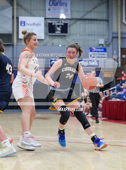 Thumbnail 3 in Mt. Blue vs. Gardiner (Capital City Hoops Classic) photogallery.