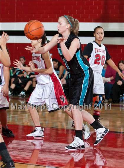 Thumbnail 2 in Pasadena Memorial vs South Houston photogallery.