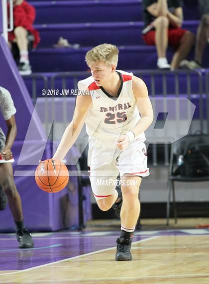 Thumbnail 2 in Petal vs. La Crosse Central (City of Palms Classic) photogallery.