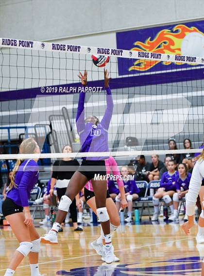 Thumbnail 3 in Pearland vs. Ridge Point  photogallery.