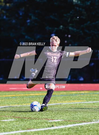 Thumbnail 2 in Newton North @ Wellesley photogallery.