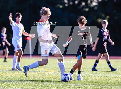 Thumbnail 3 in Newton North @ Wellesley photogallery.