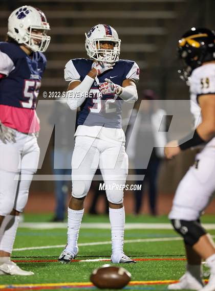 Thumbnail 1 in Arapahoe @ Cherokee Trail photogallery.