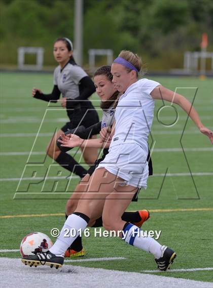 Thumbnail 2 in Cedar Ridge vs Klein (UIL 6A Area Playoff) photogallery.