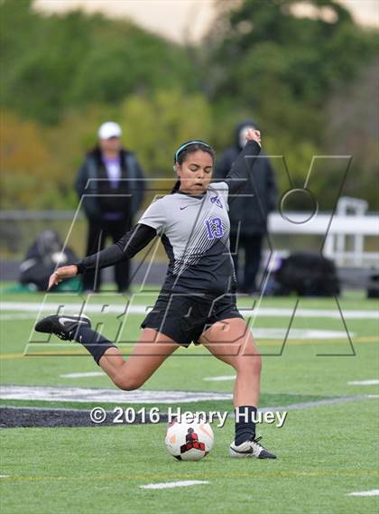 Thumbnail 2 in Cedar Ridge vs Klein (UIL 6A Area Playoff) photogallery.