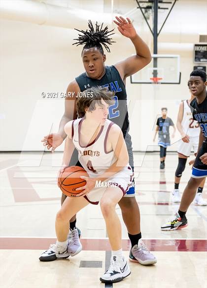 Thumbnail 2 in Capital Christian vs Whitney (Whitney Winter Classic) photogallery.