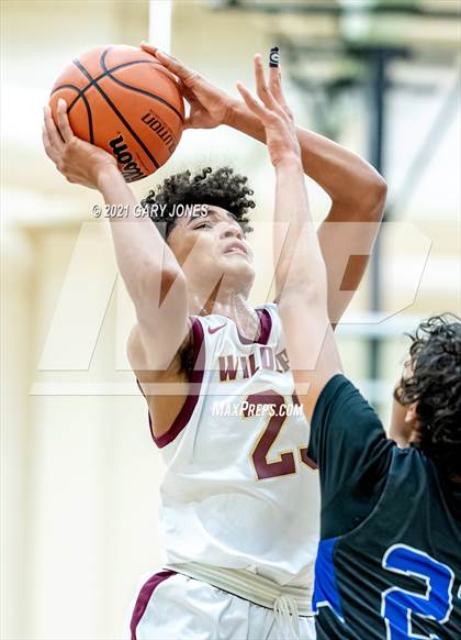Thumbnail 3 in Capital Christian vs Whitney (Whitney Winter Classic) photogallery.
