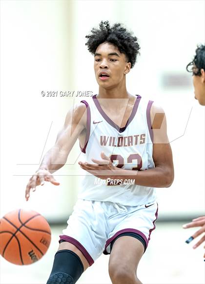 Thumbnail 3 in Capital Christian vs Whitney (Whitney Winter Classic) photogallery.