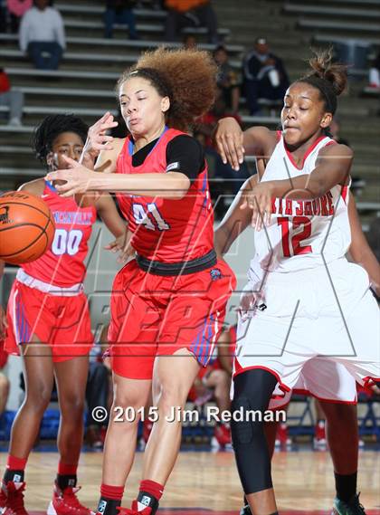 Thumbnail 3 in North Shore vs. Duncanville (McDonald's Texas Invitational) photogallery.