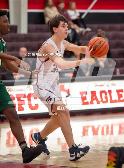 Thumbnail 3 in Scarsdale vs Kentridge (Torrey Pines Holiday Classic) photogallery.